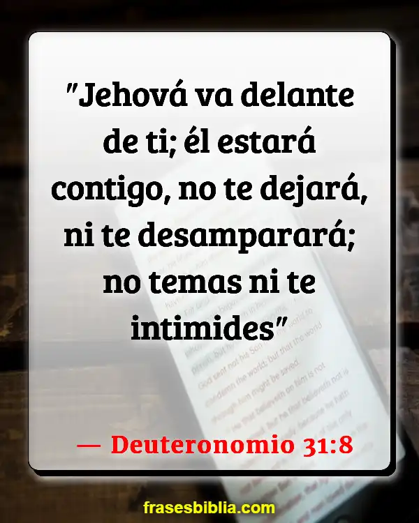 Versículos De La Biblia Fuerte (Deuteronomio 31:8)